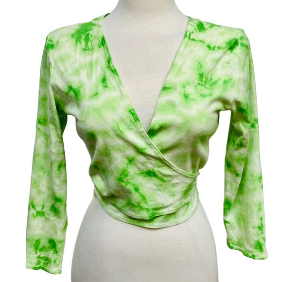 VINTAGE Suzie Where Y2K Green and White Tie Dye Wrap Front Shirt Women’s Medium - Picture 1 of 8